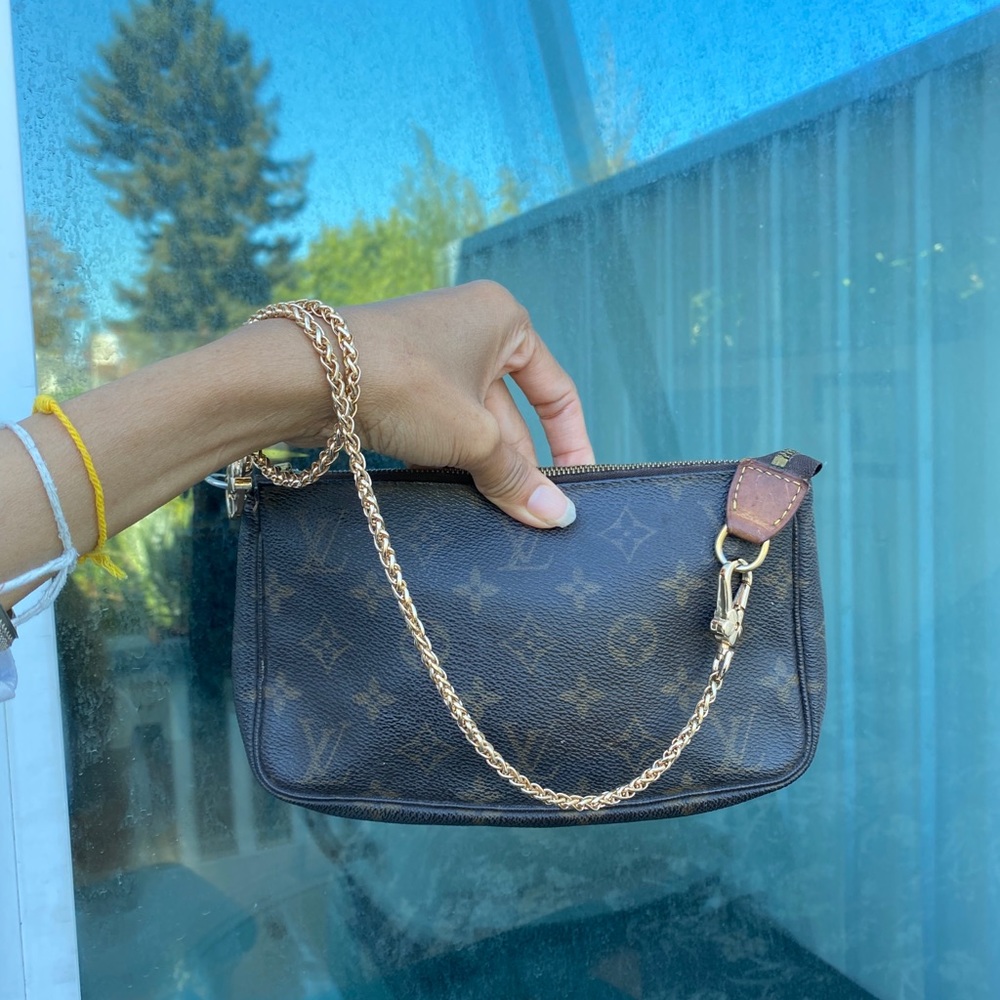 Louis Vuitton Pochette, good condition